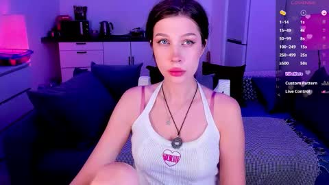 Snapshot of ohmymiami_ chatting on 11-02-25, 05:15 Light online show from 11-02-25, 05:15