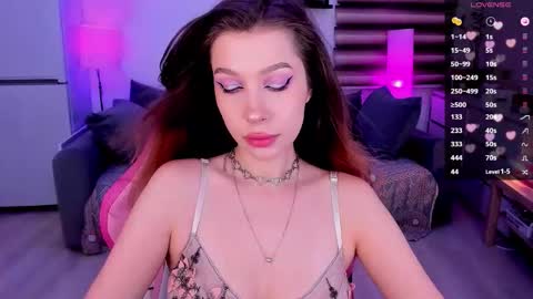 Snapshot of ohmymiami_ chatting on 01-17-26, 07:50 Light online show from 01-17-26, 07:50