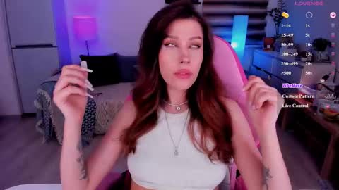 Snapshot of ohmymiami_ chatting on 02-13-26, 08:16 Light online show from 02-13-26, 08:16