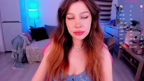 Snapshot of ohmymiami_ chatting on 03-07-26, 06:38 Light online show from 03-07-26, 06:38