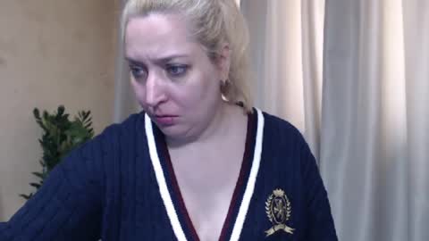 Snapshot of ohsweetiren chatting on 05-01-26, 05:45 Iren online show from 05-01-26, 05:45