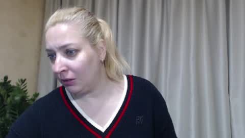 Snapshot of ohsweetiren chatting on 05-10-26, 05:45 Iren online show from 05-10-26, 05:45