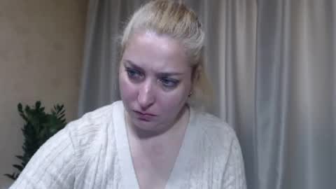 Snapshot of ohsweetiren chatting on 05-12-26, 05:48 Iren online show from 05-12-26, 05:48