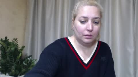 Snapshot of ohsweetiren chatting on 05-15-26, 07:59 Iren online show from 05-15-26, 07:59