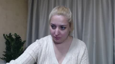 Snapshot of ohsweetiren chatting on 05-16-26, 10:36 Iren online show from 05-16-26, 10:36