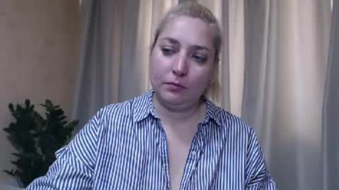 Snapshot of ohsweetiren chatting on 05-23-26, 05:12 Iren online show from 05-23-26, 05:12