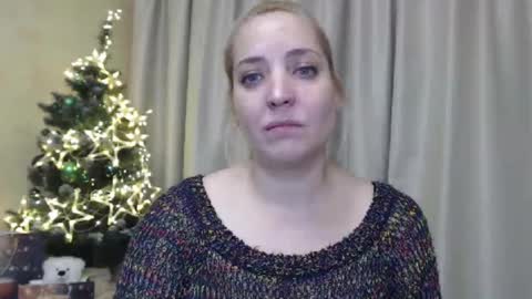 Snapshot of ohsweetmari chatting on 12-22-24, 05:42 Mari online show from 12-22-24, 05:42