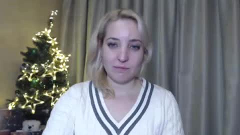 Snapshot of ohsweetmari chatting on 12-30-24, 06:05 Mari online show from 12-30-24, 06:05