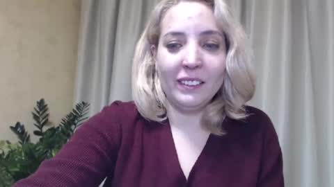 Snapshot of ohsweetmari chatting on 01-19-25, 02:59 Mari online show from 01-19-25, 02:59