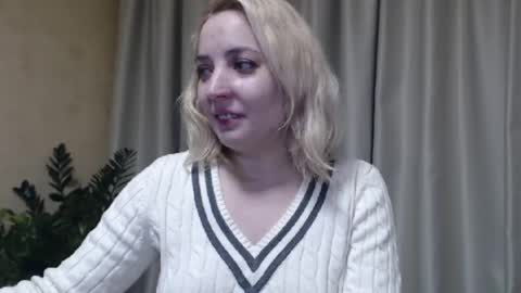 Snapshot of ohsweetmari chatting on 01-23-25, 05:10 Mari online show from 01-23-25, 05:10