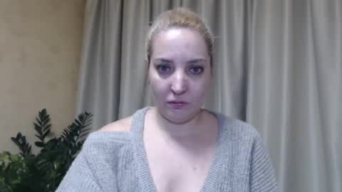 Snapshot of ohsweetmari chatting on 01-26-25, 12:11 Mari online show from 01-26-25, 12:11
