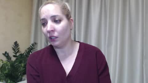 Snapshot of ohsweetmari chatting on 01-30-25, 06:21 Mari online show from 01-30-25, 06:21
