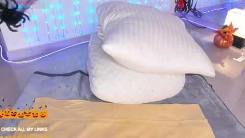 Snapshot of ohyesly_ chatting on 10-07-25, 11:02 ohyesly_ online show from 10-07-25, 11:02