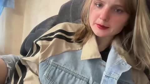 Oktavia7777 online show from 04-09-26, 12:21