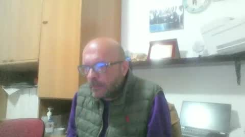 Snapshot of olak21 chatting on 11-07-25, 10:37 olak21 online show from 11-07-25, 10:37