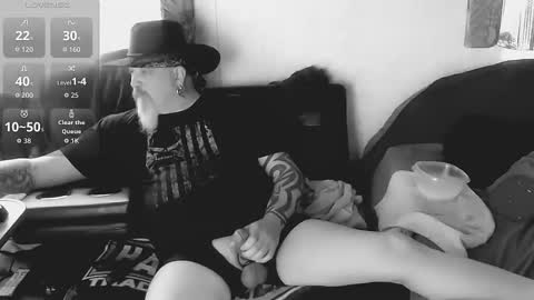 Snapshot of oldskoolll chatting on 03-09-26, 08:57 oldskoolll online show from 03-09-26, 08:57