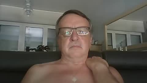 oldtimer160162493 online show from 06-25-26, 01:48