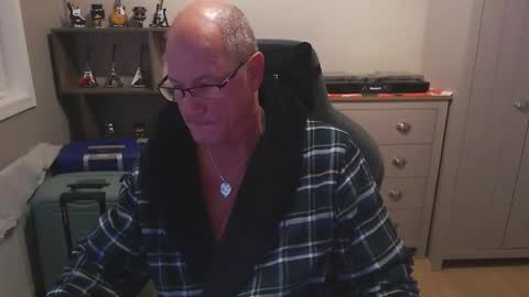 Snapshot of oldveteranuk chatting on 09-17-25, 04:47 oldveteranuk online show from 09-17-25, 04:47