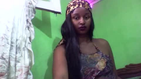 Snapshot of olinah610 chatting on 10-12-25, 07:07 olinah610 online show from 10-12-25, 07:07