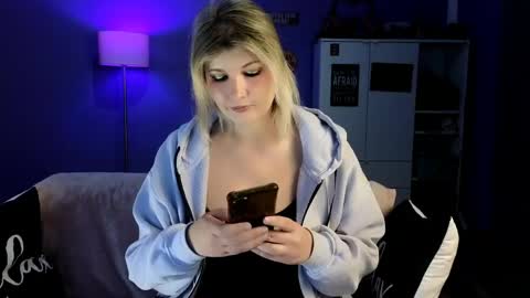 OliSunny Olivia online show from 04-22-26, 05:03