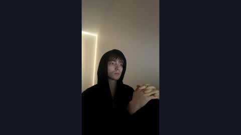 Snapshot of oliver592621 chatting on 06-08-26, 03:12 oliver592621 online show from 06-08-26, 03:12