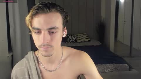 OLIVER MARTINEZ online show from 10-08-25, 10:51