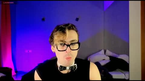 OLIVER MARTINEZ online show from 10-13-25, 05:29