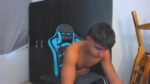 Oliver bray online show from 11-28-25, 07:38