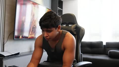 Oliver bray online show from 04-06-26, 04:19