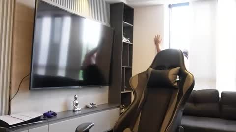 Oliver bray online show from 04-14-26, 02:34