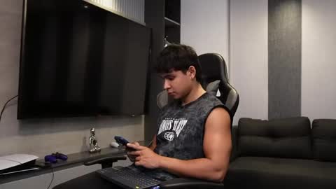 Oliver bray online show from 04-15-26, 11:49