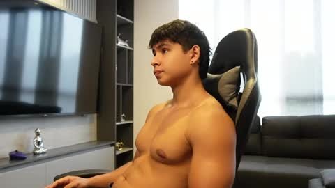 Oliver bray online show from 04-17-26, 07:17