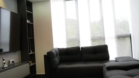 Oliver bray online show from 04-18-26, 07:07