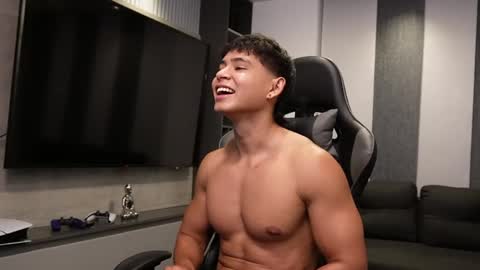 Oliver bray online show from 04-21-26, 01:42