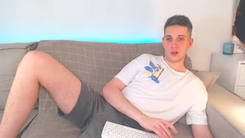 Oliver online show from 02-18-25, 03:32