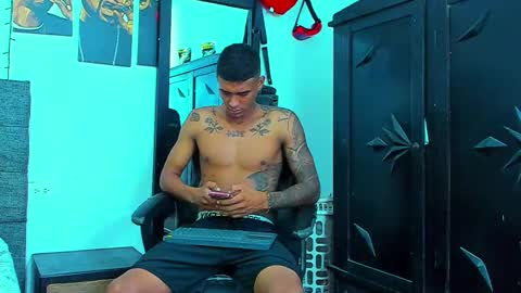 Snapshot of oliver_smith_2 chatting on 11-23-25, 12:16 oliver_smith_2 online show from 11-23-25, 12:16