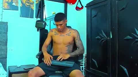 Snapshot of oliver_smith_2 chatting on 11-25-25, 07:58 oliver_smith_2 online show from 11-25-25, 07:58