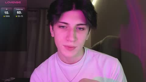 Snapshot of oliver_star_boy chatting on 02-03-26, 11:10 oliver online show from 02-03-26, 11:10