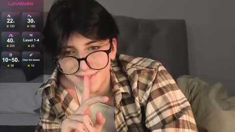 Snapshot of oliver_star_boy chatting on 02-08-26, 09:13 oliver online show from 02-08-26, 09:13