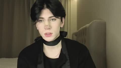 Snapshot of oliver_star_boy chatting on 02-25-26, 04:27 oliver online show from 02-25-26, 04:27