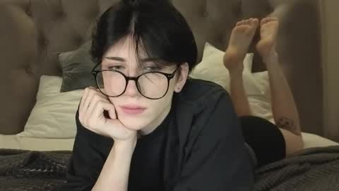 Snapshot of oliver_star_boy chatting on 03-06-26, 09:55 oliver online show from 03-06-26, 09:55