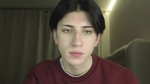 Snapshot of oliver_star_boy chatting on 03-12-26, 07:09 oliver online show from 03-12-26, 07:09