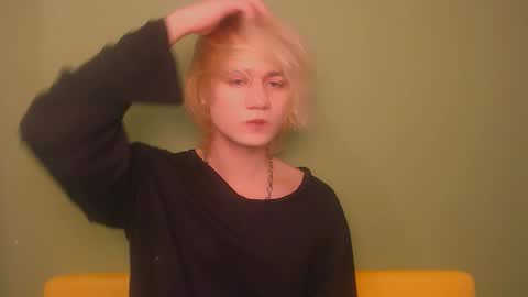 Snapshot of oliver_sweet_ chatting on 01-27-25, 08:28 Oliver online show from 01-27-25, 08:28