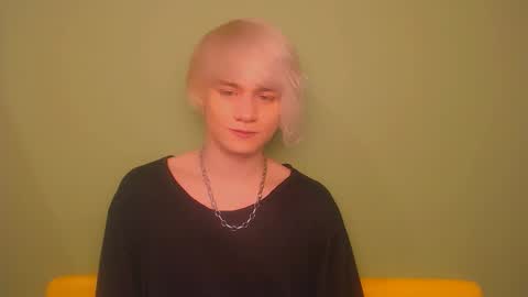 Snapshot of oliver_sweet_ chatting on 03-04-25, 01:45 Oliver online show from 03-04-25, 01:45