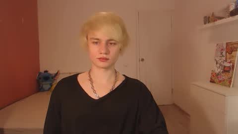 Snapshot of oliver_sweet_ chatting on 09-13-25, 01:38 Oliver online show from 09-13-25, 01:38