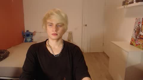 Snapshot of oliver_sweet_ chatting on 11-07-25, 01:05 Oliver online show from 11-07-25, 01:05