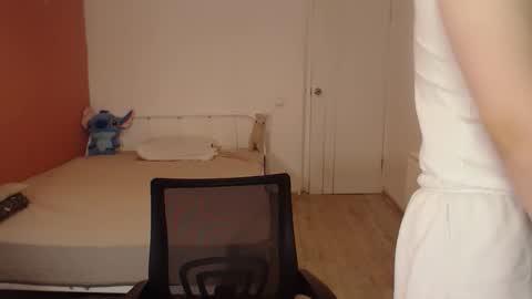 Snapshot of oliver_sweet_ chatting on 11-11-25, 02:22 Oliver online show from 11-11-25, 02:22