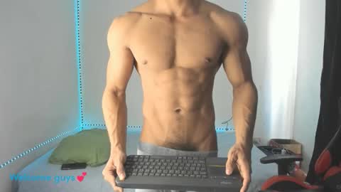 Snapshot of oliver_thompsson chatting on 01-08-26, 07:05 oliver thompsson online show from 01-08-26, 07:05