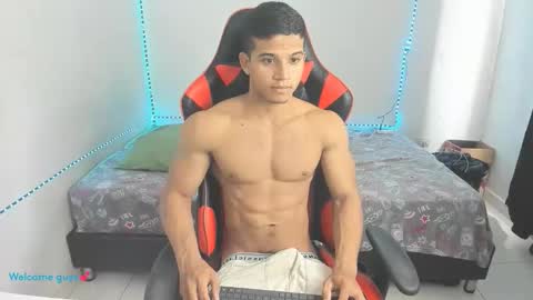 Snapshot of oliver_thompsson chatting on 03-06-26, 02:46 oliver thompsson online show from 03-06-26, 02:46