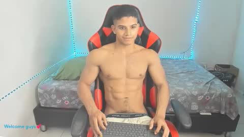 Snapshot of oliver_thompsson chatting on 03-08-26, 02:04 oliver thompsson online show from 03-08-26, 02:04